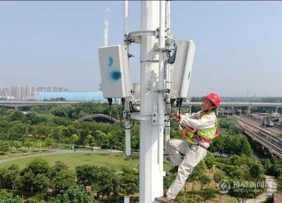 無懼夏日炎熱，以汗水“衛”護通信服務——記通訊設備修理人員的堅守與奉獻